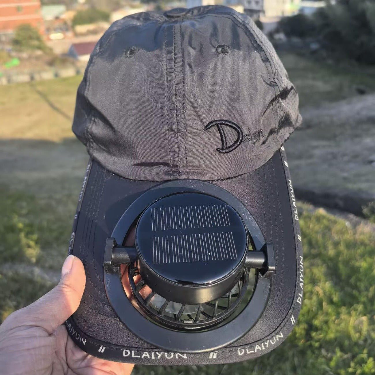 Sportliche Baseballmütze mit abnehmbarem Solarlüfter Brehn