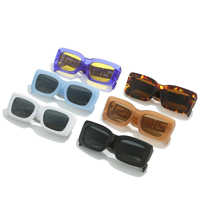 Damen elegante quadratische Sonnenbrille mit luxuriösem Goldakzent Brehn