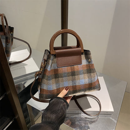 Karo Strukturierte Mini-Handtasche Brehn
