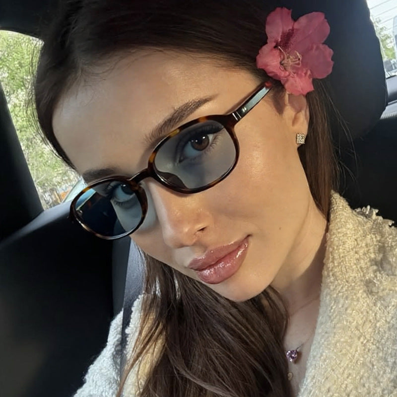 Damen stylische Sonnenbrille im Retro-Stil mit schützendem UV-Filter Brehn