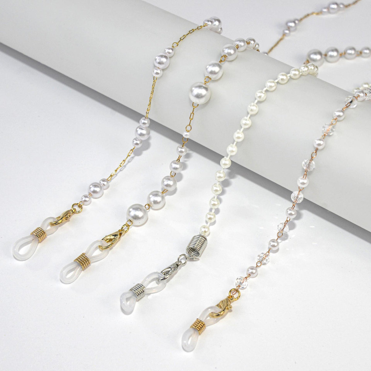 Elegante Perlenbesetzte Brillenkette Brehn