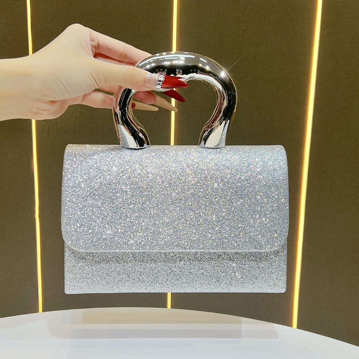 Glitzernde Abendhandtasche