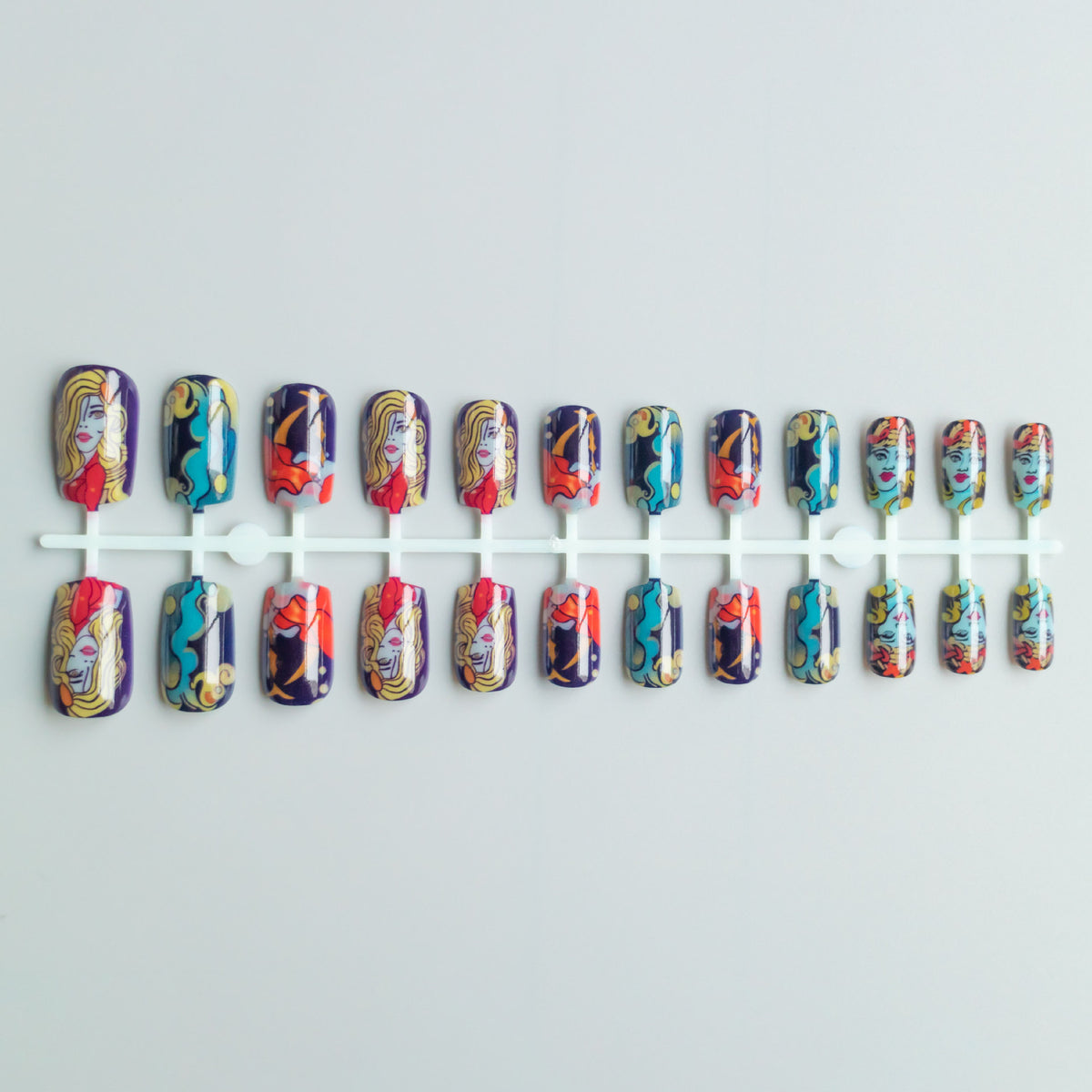 Künstlerisches Charakter-Nagelkunst-Set