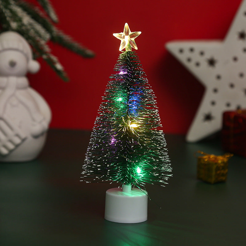 Dekorativer Weihnachtsbaum mit Lichtern Brehn