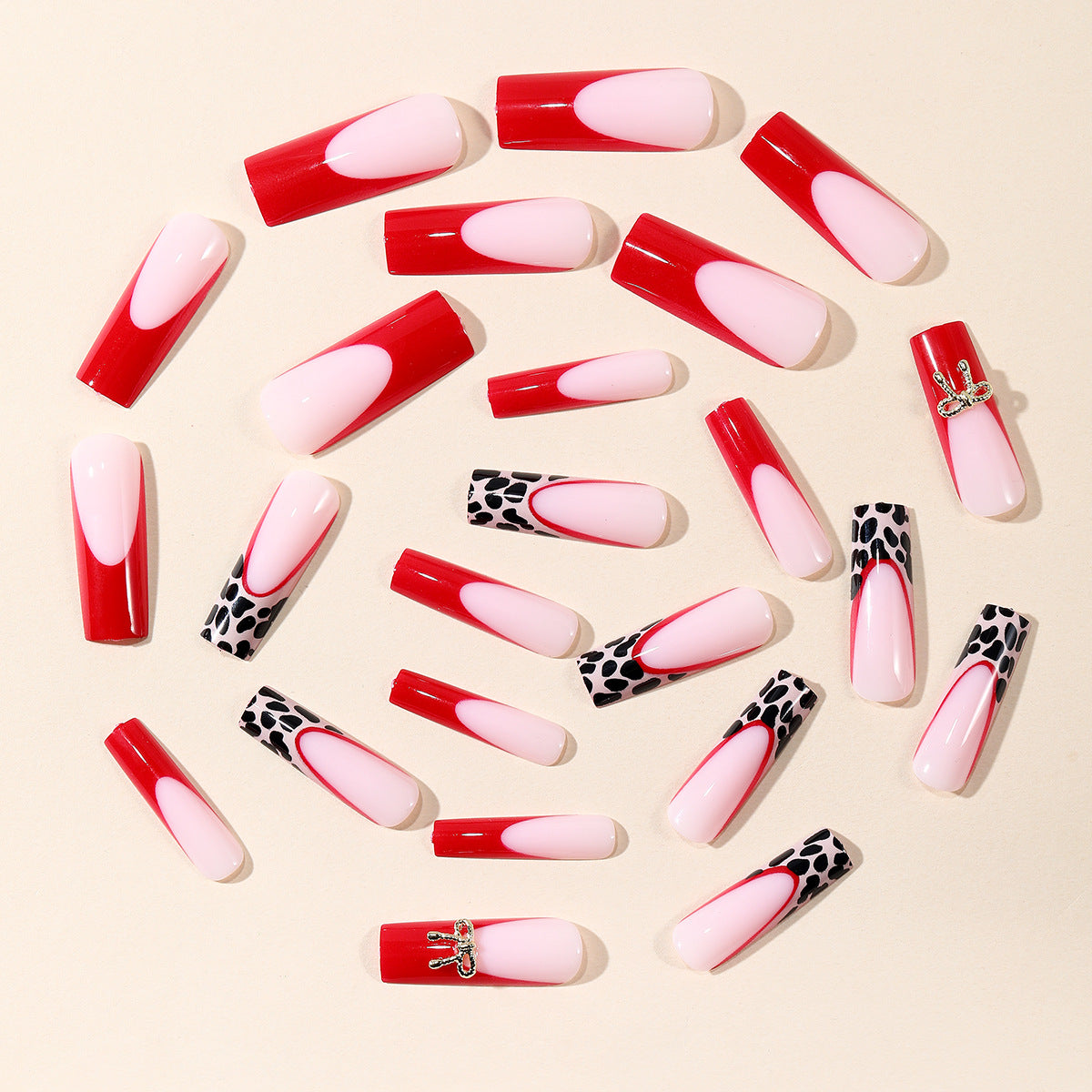 Stylische Acryl-Nagelerweiterungen mit Schleife und Leopardenmuster Brehn