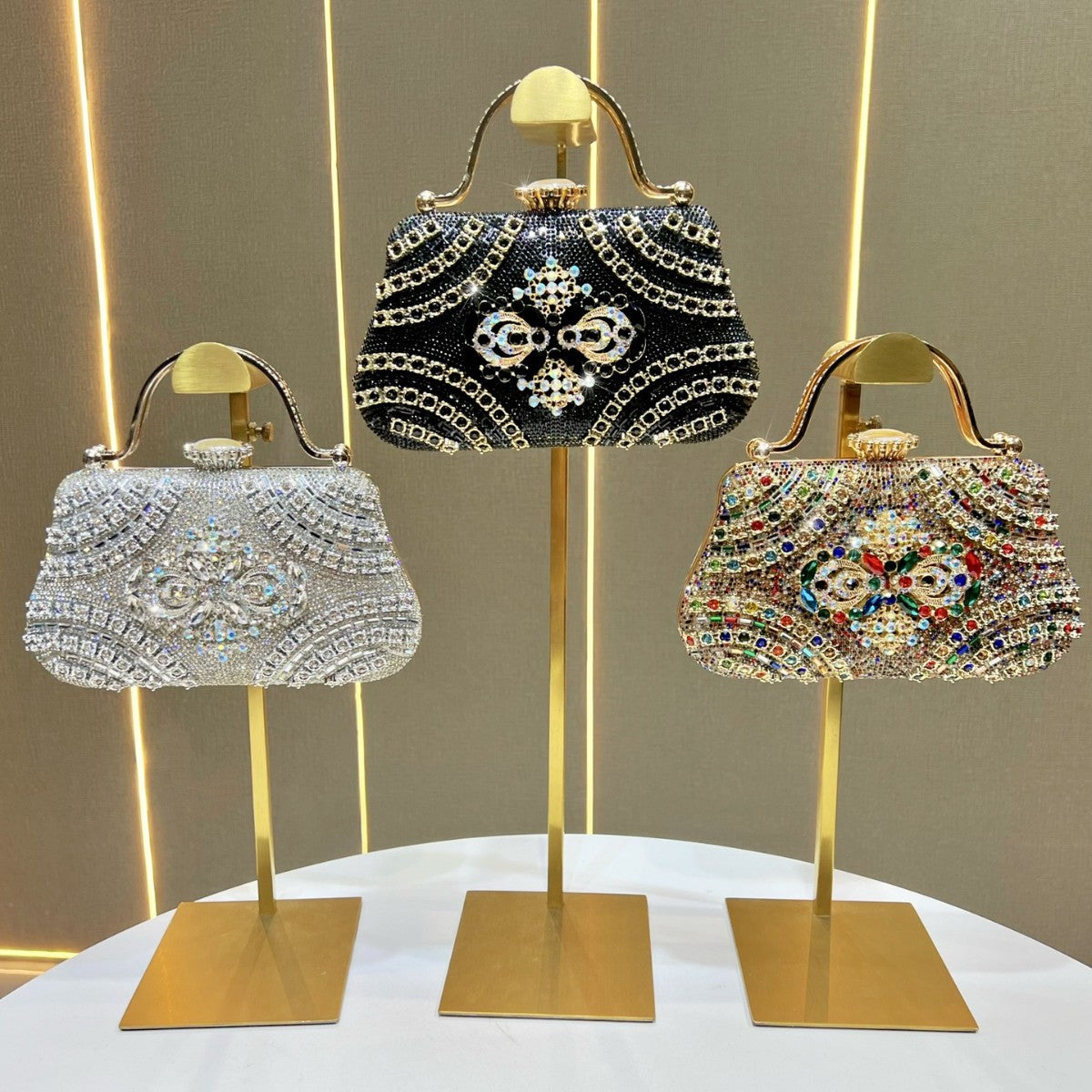 Verschnörkelte Handtasche für den Abend
