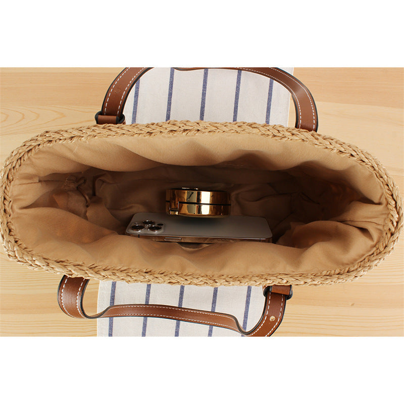 Handtasche Aus Handgewebtem Stroh mit Eleganten Kunstledergriffen Brehn