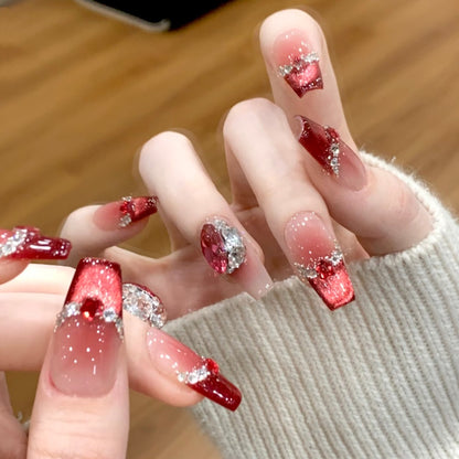 Künstlerisches Press-On-Nagelset mit verspielten Charakterdesigns Brehn