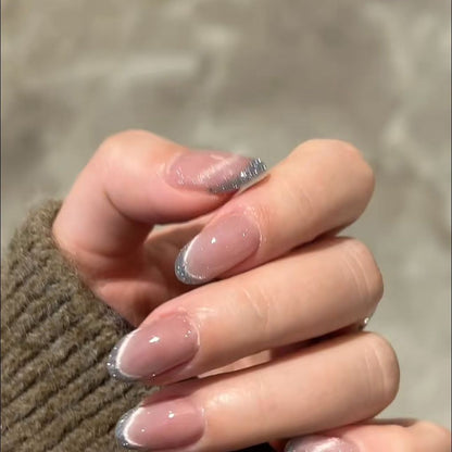 Glitzernde French Tip Nagelverlängerungen