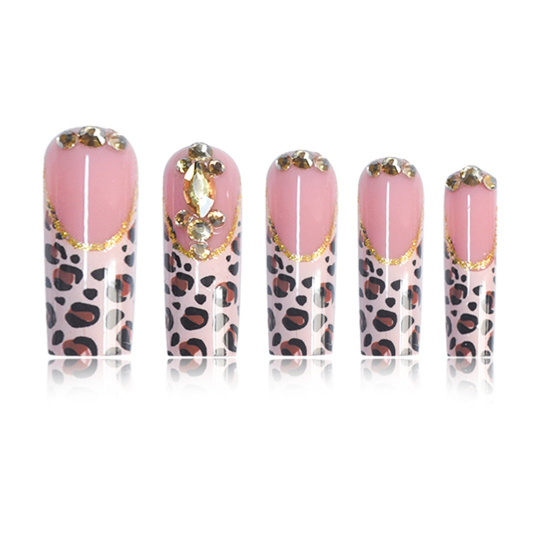 Künstlerisches Leopard-Print Press-On Nageldesign Brehn