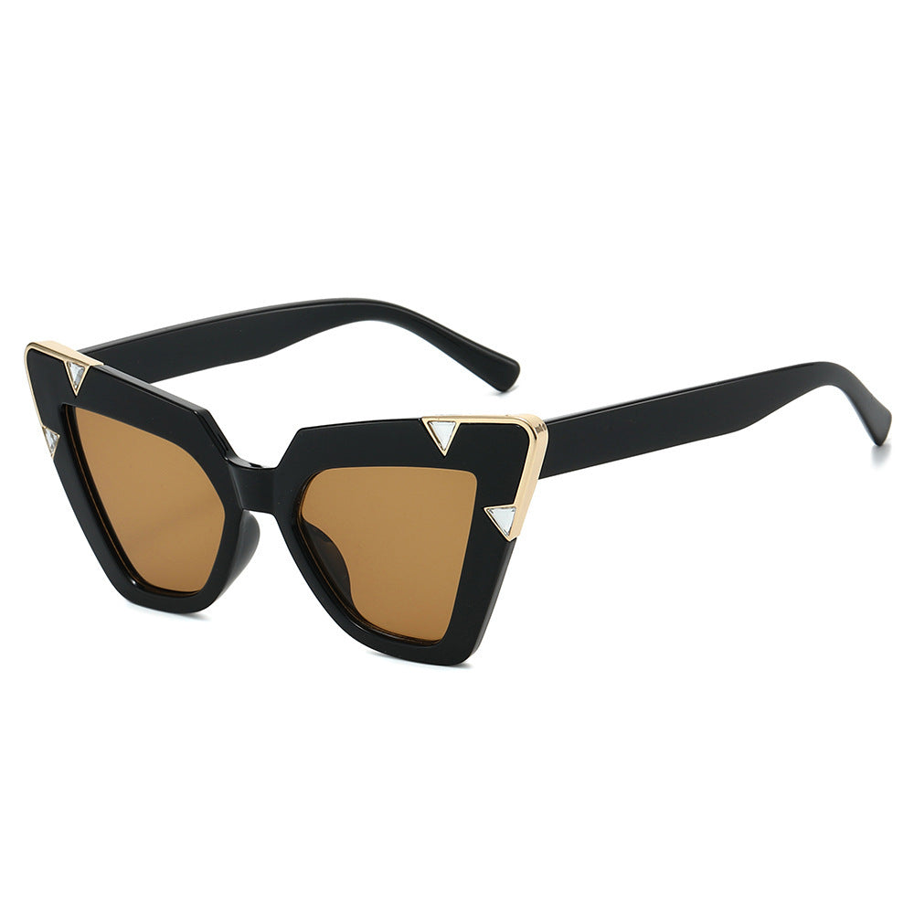 Statement Cat-Eye Sonnenbrillen mit dekorativen Akzenten Brehn