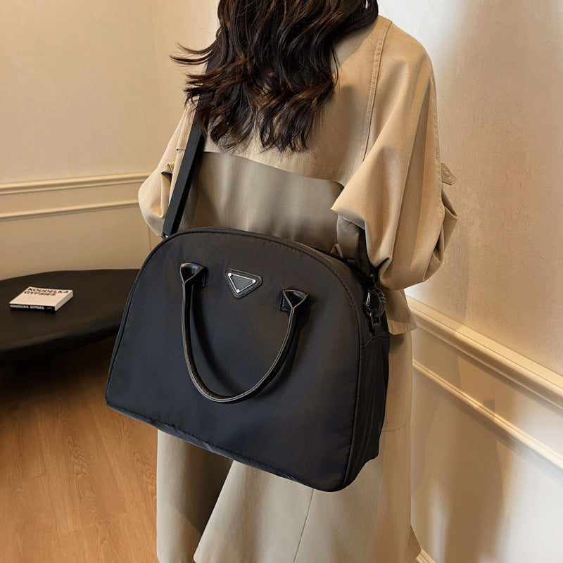 Elegante strukturierte Handtasche Brehn
