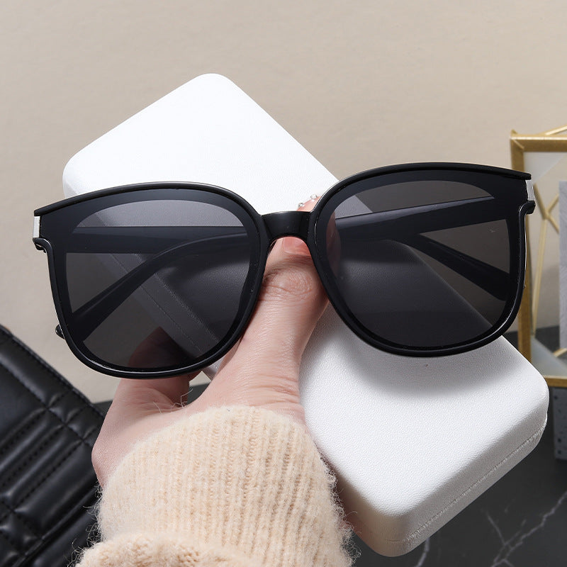 Damen stylische Sonnenbrille mit modischem Design Brehn