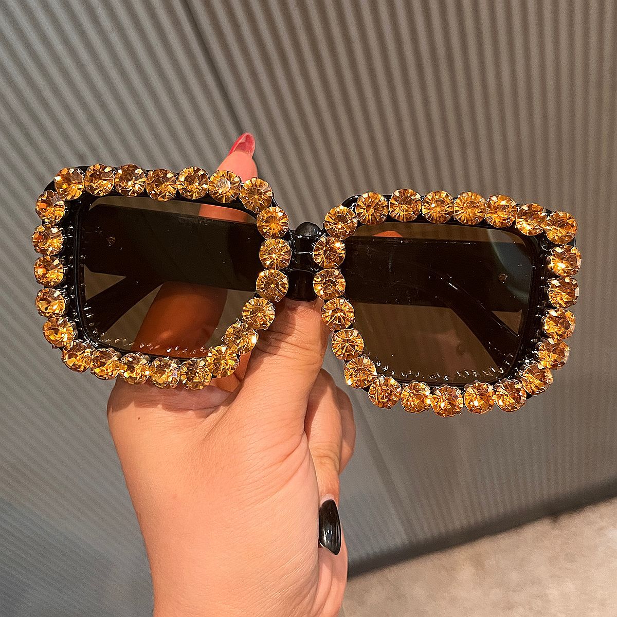 Damen Sonnenbrille mit funkelndem Kristallrahmen Brehn