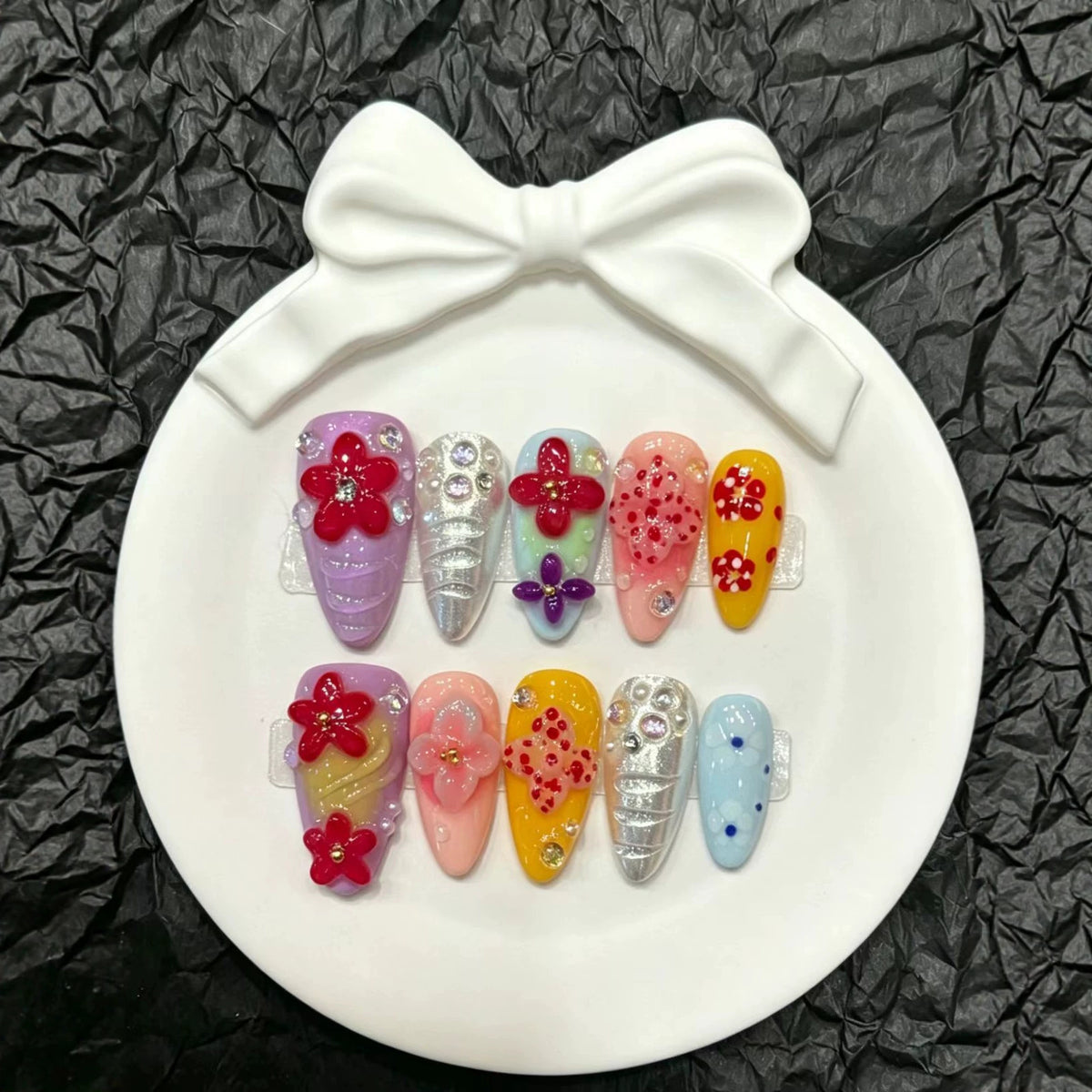 Künstlerisches Floral-Press-On-Nägel-Set