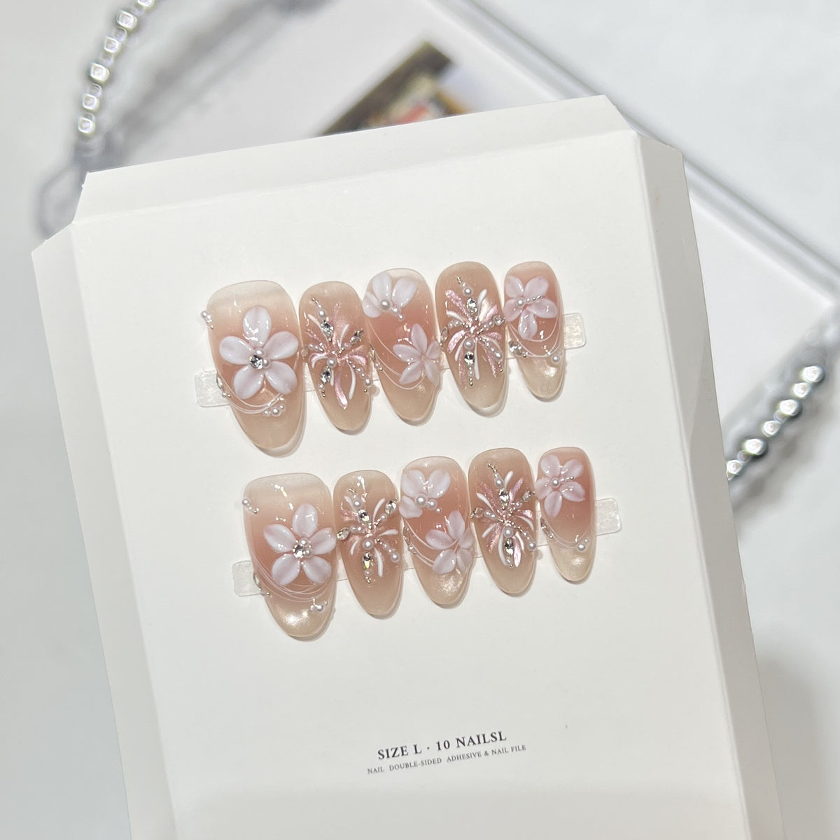 Dekoratives Floral Press-On Nagelkunst-Set Brehn