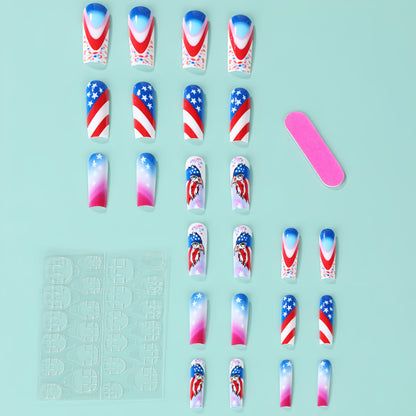 Kunstnägel im patriotischen Design Brehn