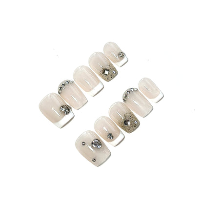 Dekorativer Press-On-Nagelset mit Swarovski-Akzenten