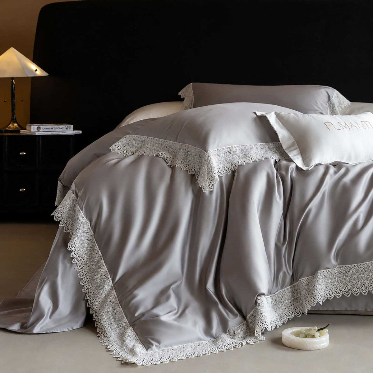 Luxuriöses Satin-Bettwäsche-Set mit feiner Spitzenbordüre