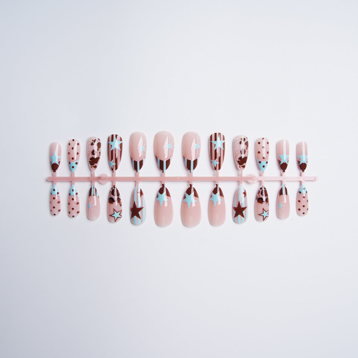 Glamouröse Nageldekorationen Brehn