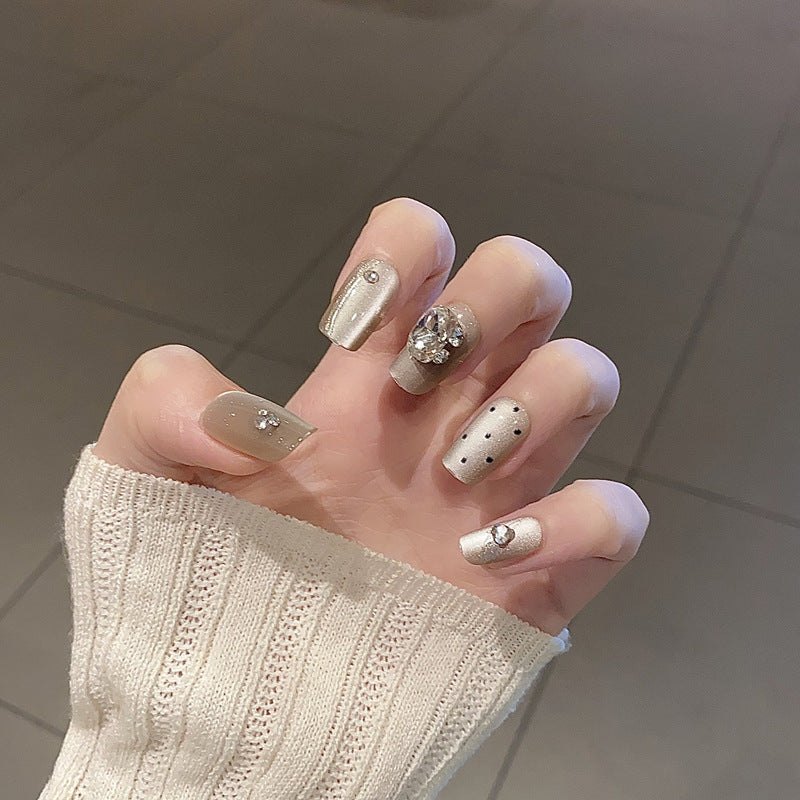 Glänzendes Nagelset Brehn