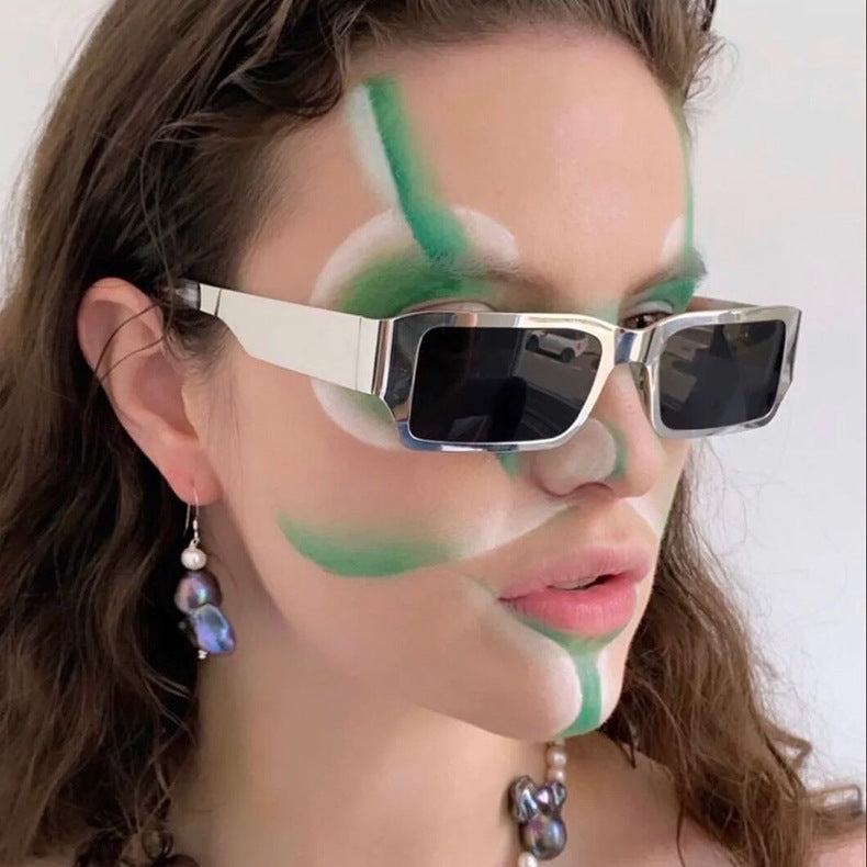 Damen geometrische Sonnenbrille mit schützendem UV-Filter und robustem Metallrahmen Brehn