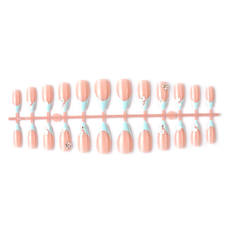 Blumige Akzent Press-On Nail Set mit Edelstein Details Brehn