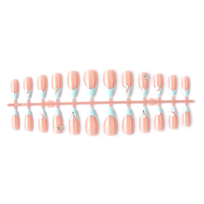 Blumige Akzent Press-On Nail Set mit Edelstein Details Brehn