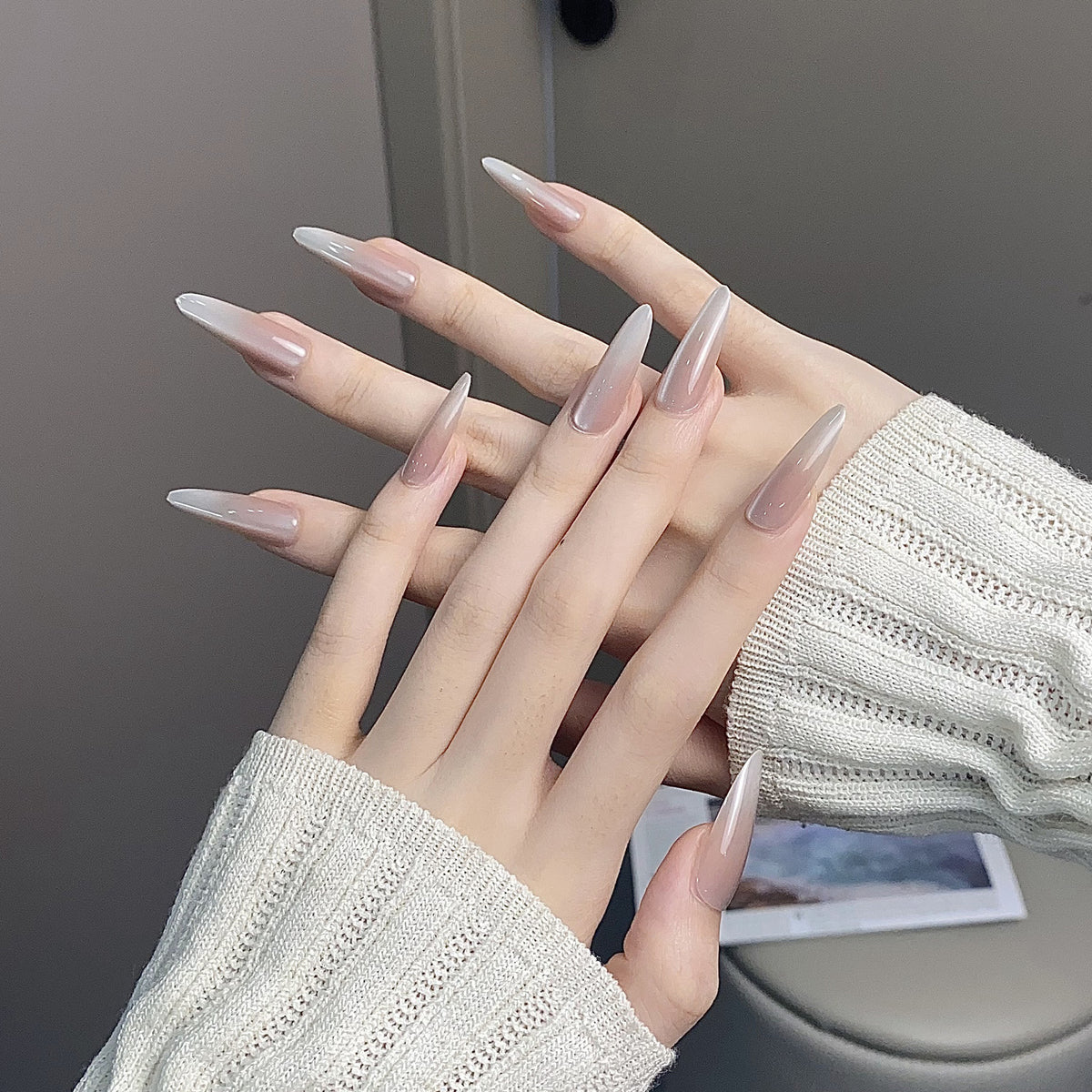 Elegante Lange Press-On Nägel Set mit Künstlerischen Spitzen Brehn