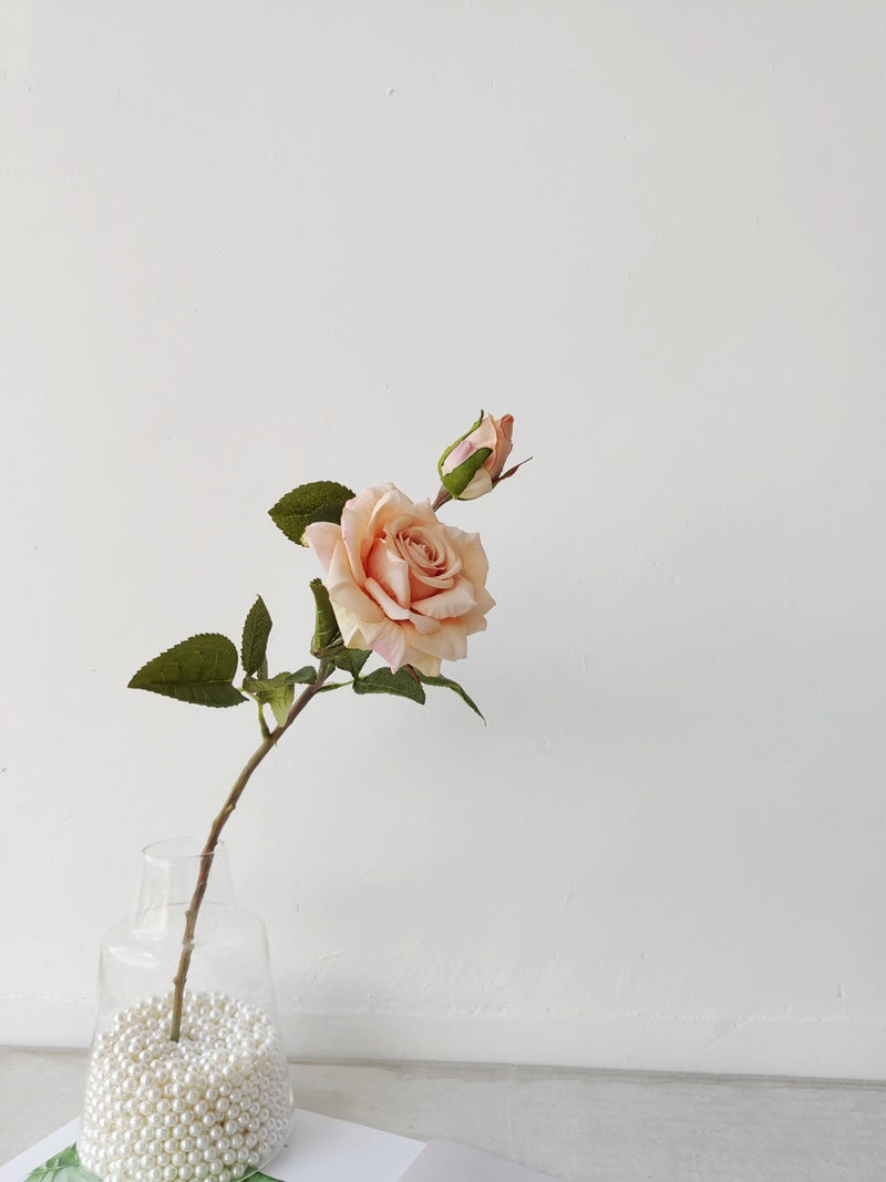 Lebensnahe dekorative Rosenstiel