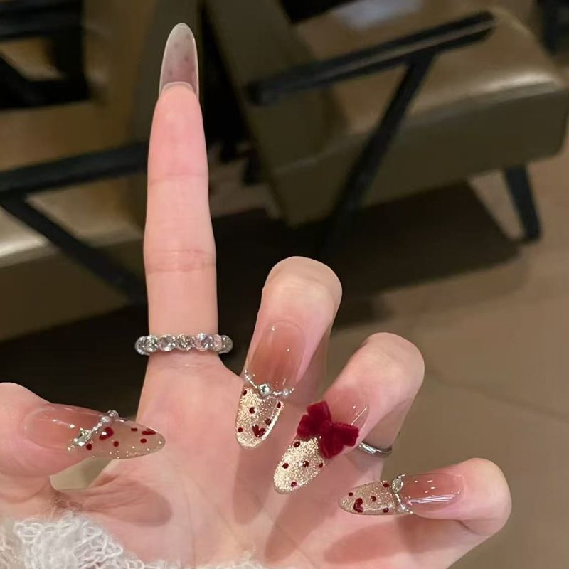 Dekorative Nagelkunst Brehn