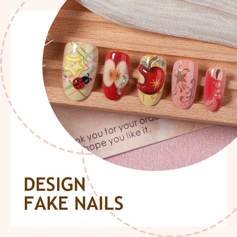 Kreatives Kunstnagelset mit verspielten Motiven und Glitzerakzenten Brehn