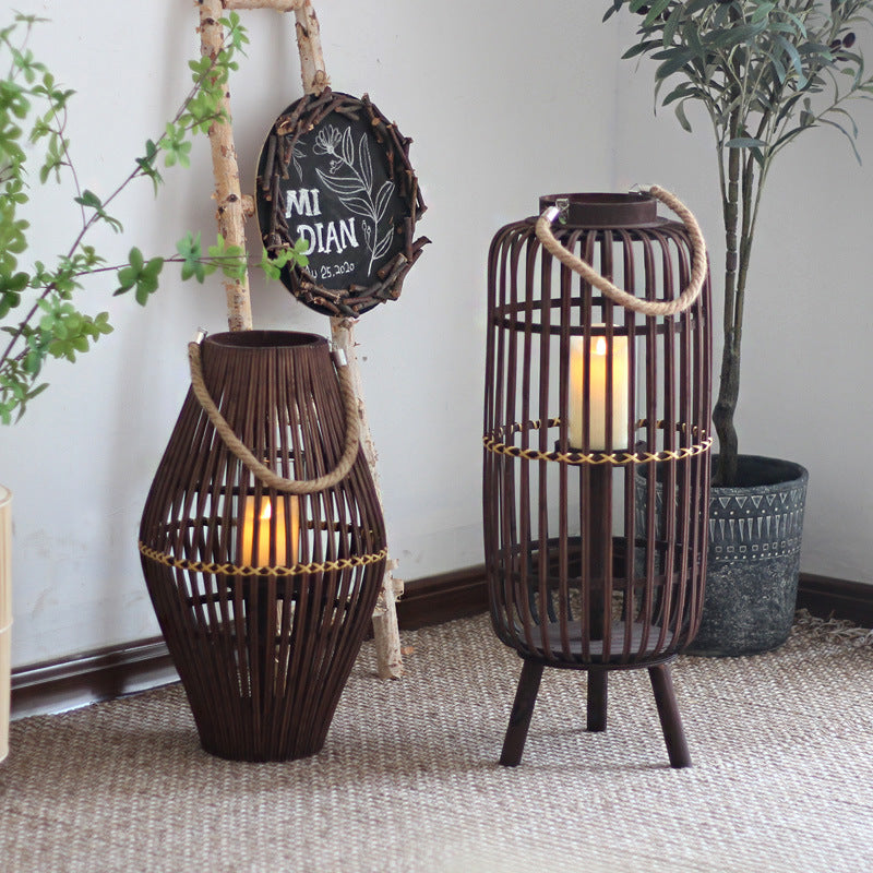 Stilvolle Laterne aus Rattan mit Holzgestell Brehn