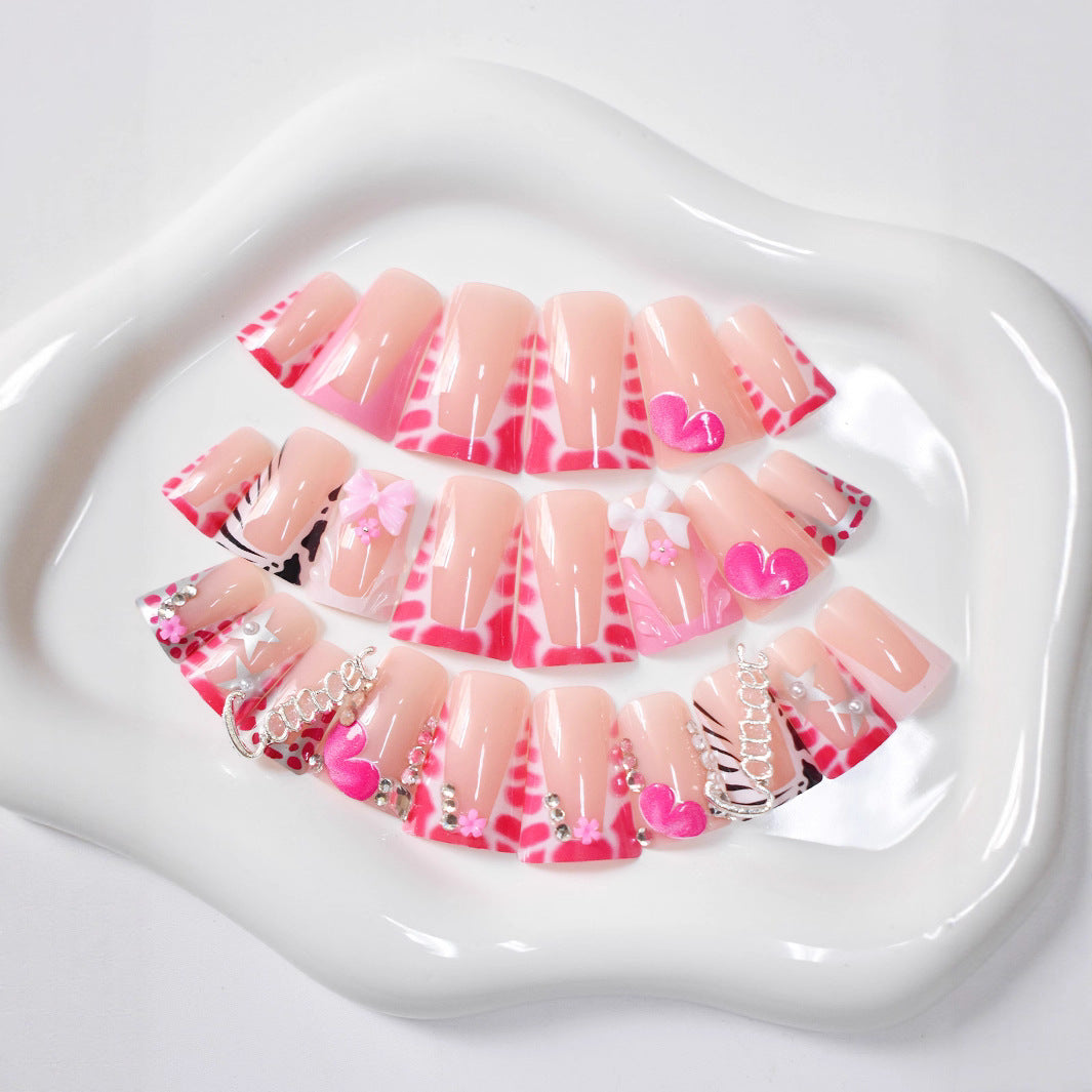 Glamorous Nail Art Brehn