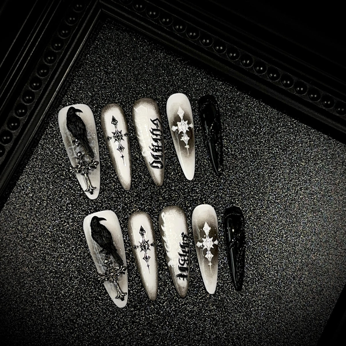 Gothic-inspiriertes Press-On-Nagelkunst-Set