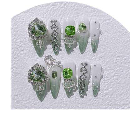 Glamouröse Nagelkunst Verlängerungen