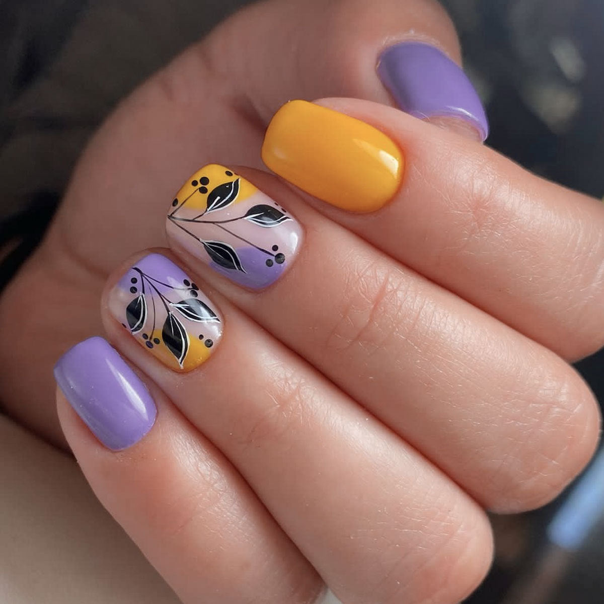 Künstlerisches Floral Nail Art Design Brehn