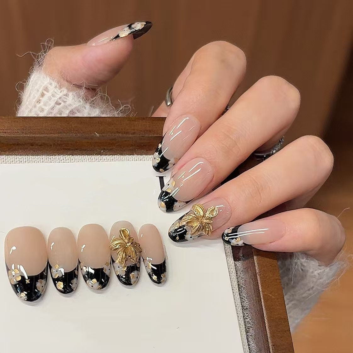 Elegante Blumendruck-Nagelkunst Brehn