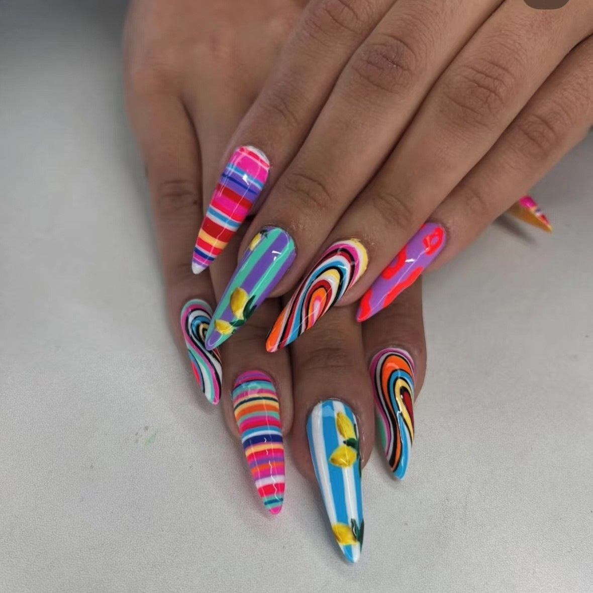 Kunstvolle Nagelverlängerungen mit Eleganten Spitzen Brehn