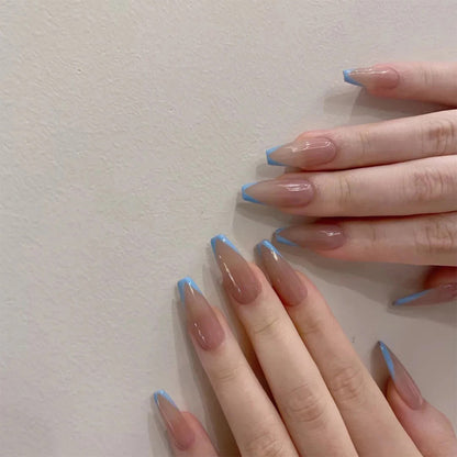 Kunstvolle Stiletto-Nägel mit Ombre-Design Brehn