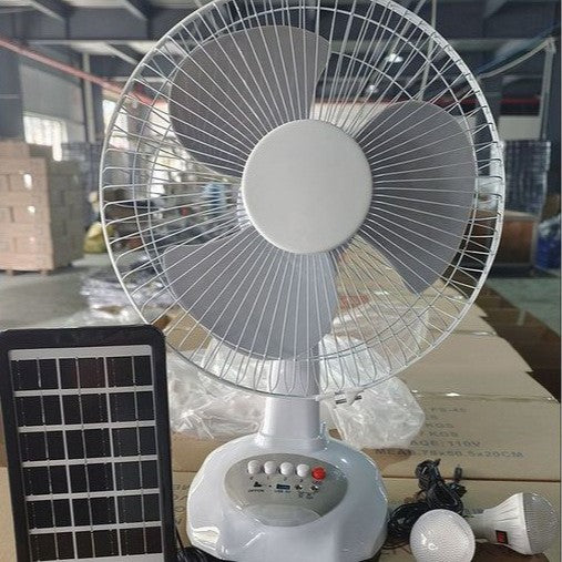 Unisex nan kompakter Solar und Netzbetriebener Tischventilator mit integriertem Akku, oszillierend und tragbar Brehn