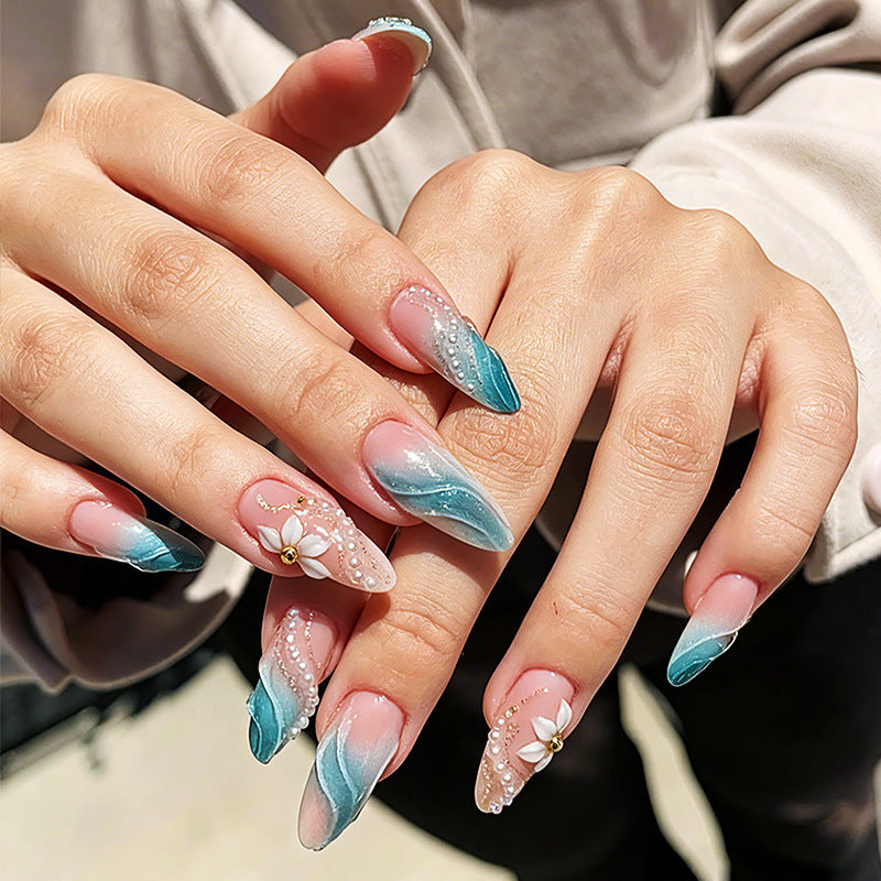 Dekoratives Press-On Nagelkunst Set mit Premium Blumendesigns Brehn