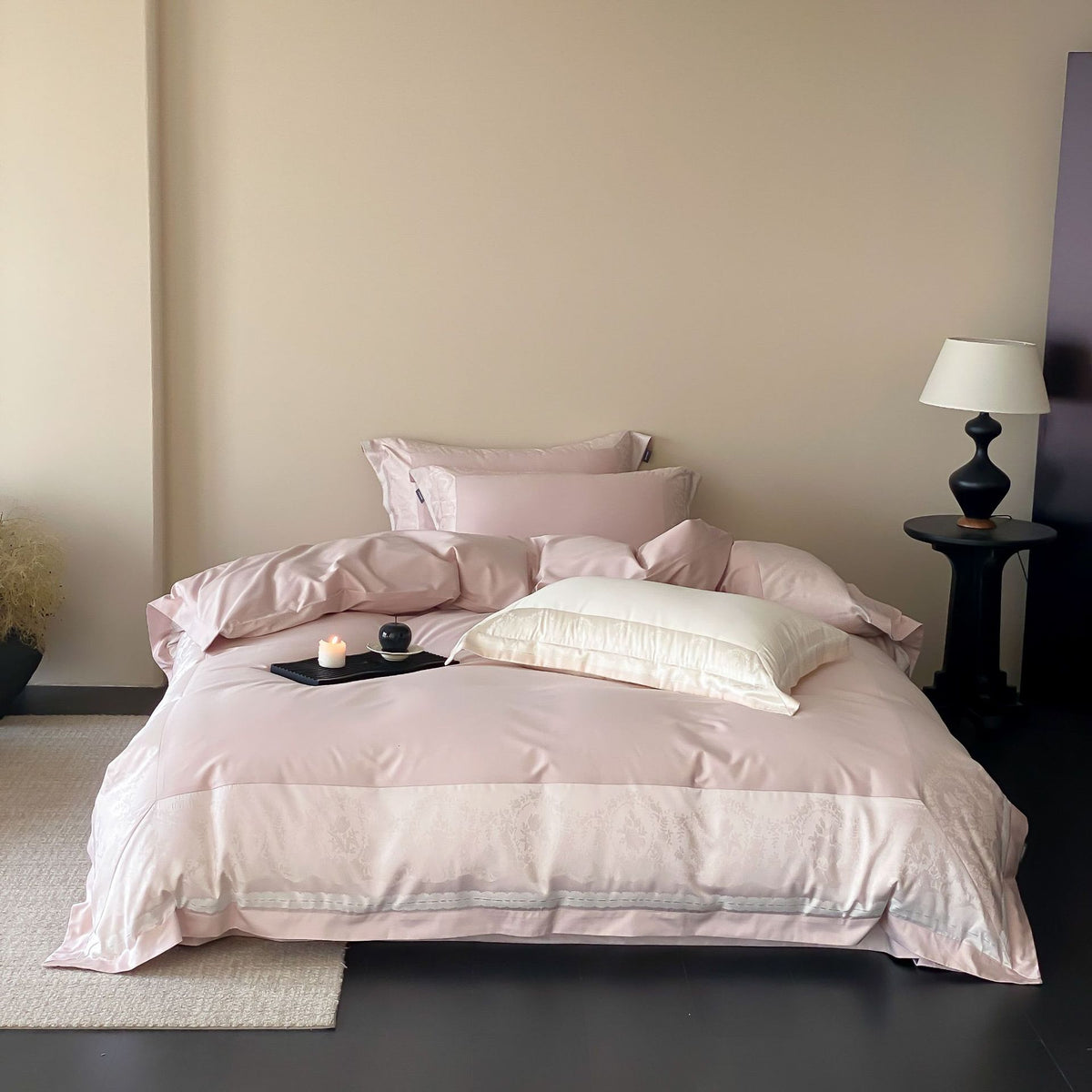 Luxuriöses Satin-Bettwäsche-Set mit Kissenbezügen und Wendebezug