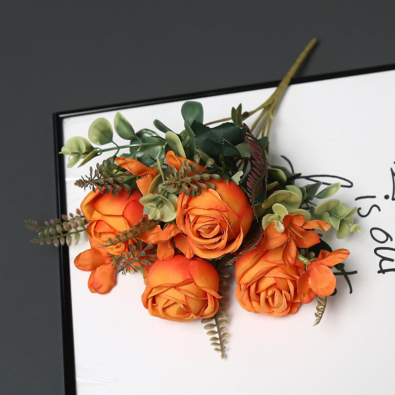 Realistischer Blumengesteck