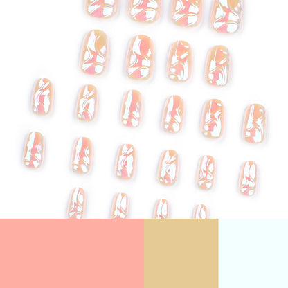Kunstvolle Nagelkunst mit einzigartiger holografischer Oberfläche Brehn