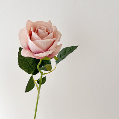 Realistischer Kunst-Rotrose-Bouquet