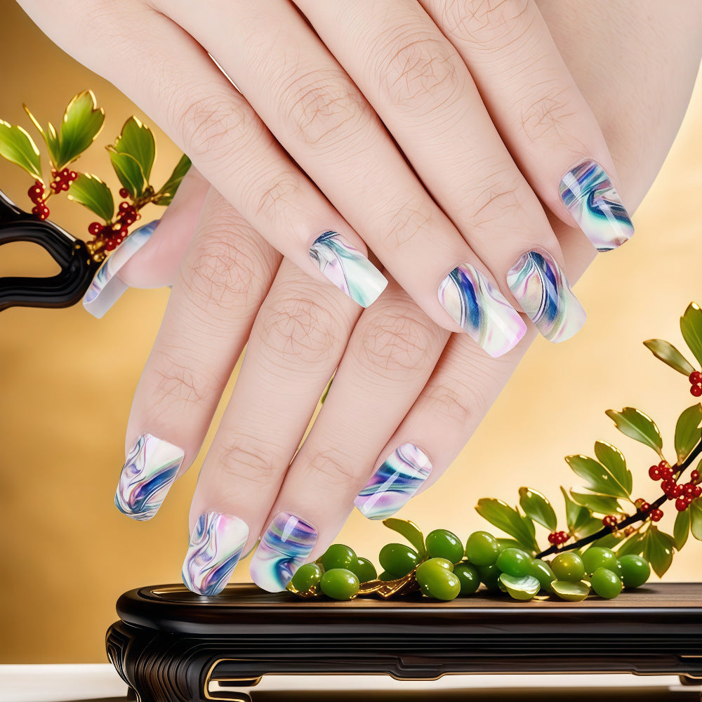 Kunstnagelset im modernen Marble-Design Brehn