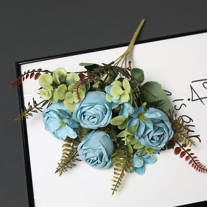 Realistischer Blumengesteck