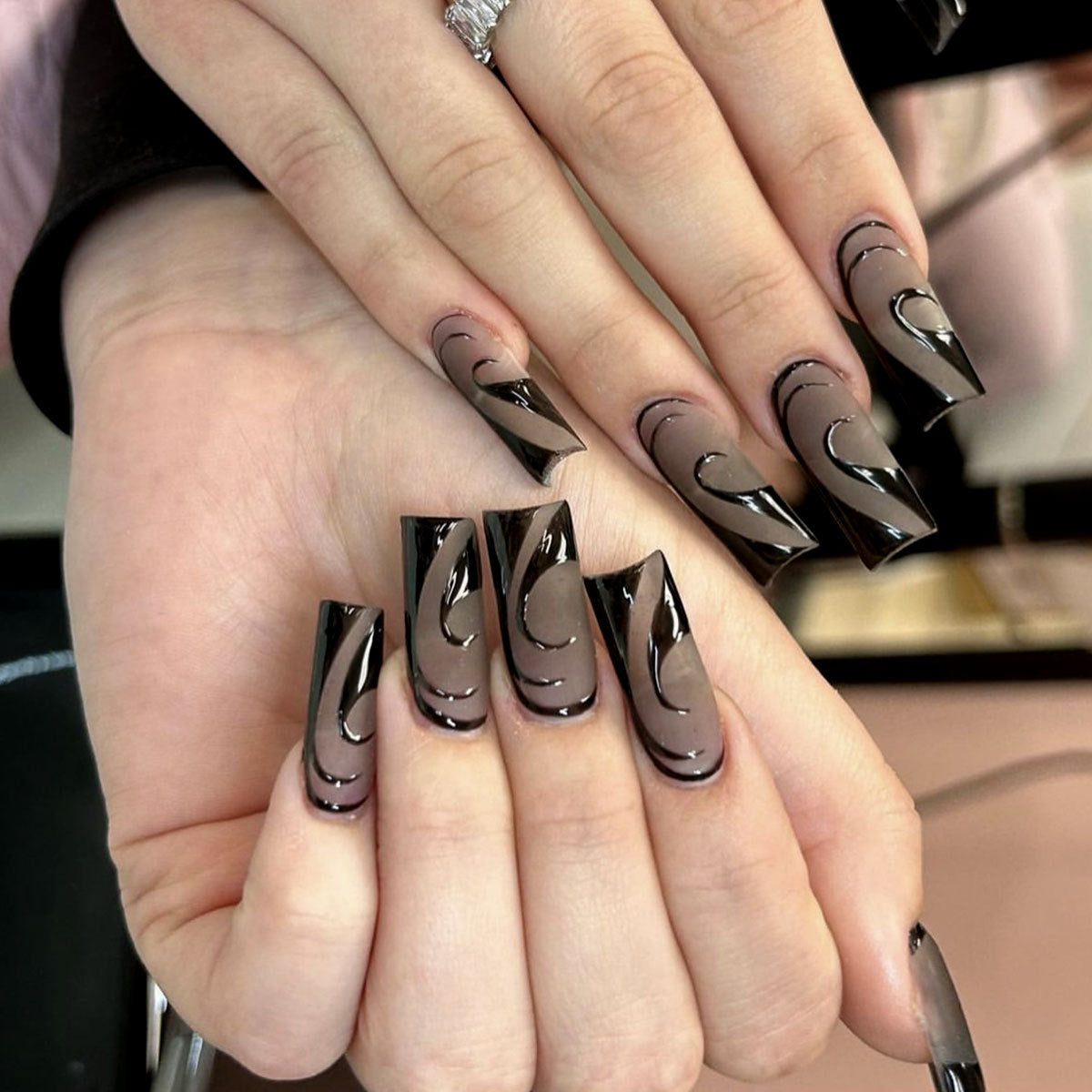 Stylische Abstract 3D Nagelkunst Verlängerungen Brehn