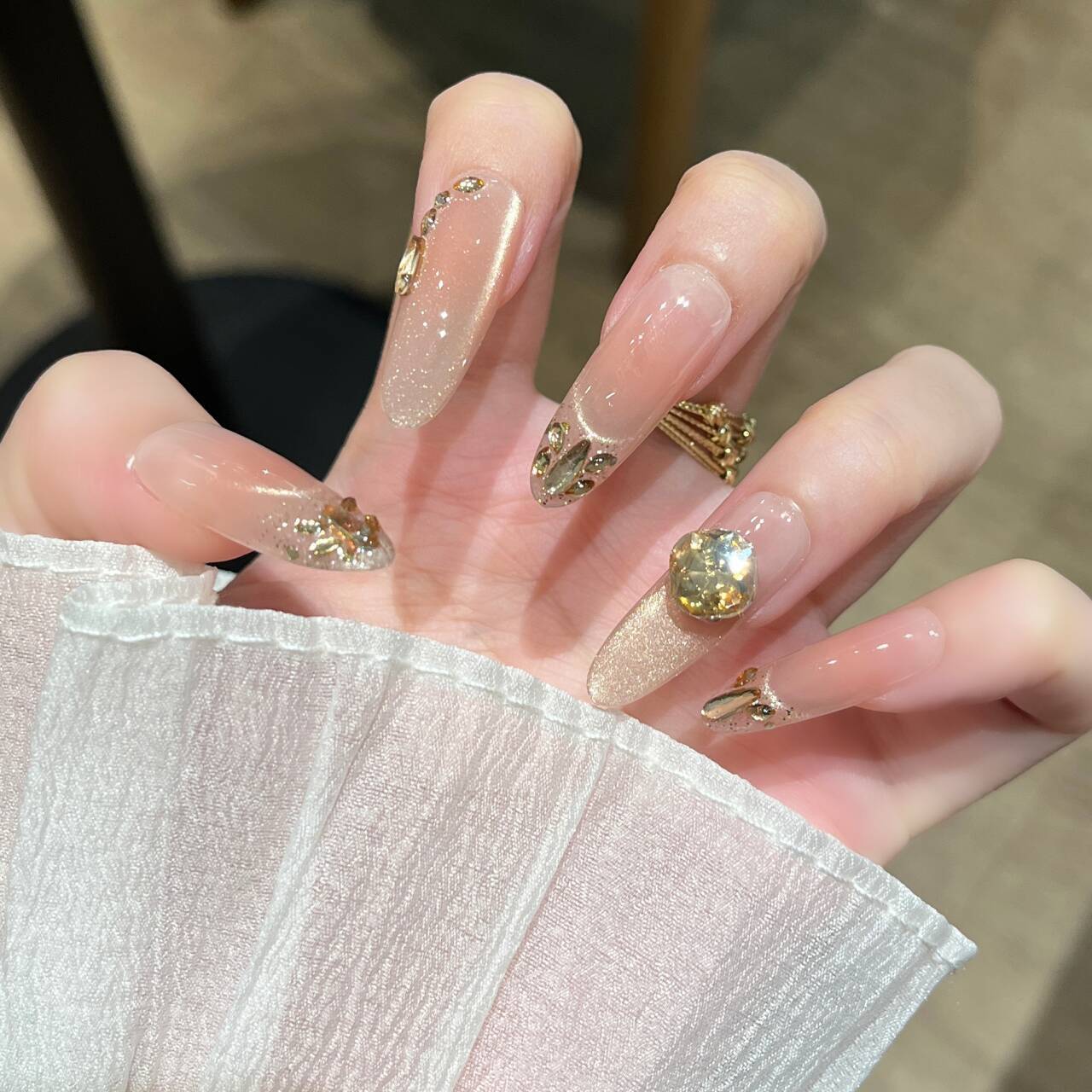 Elegante glitzerverzierte Press-On-Nagelverlängerungen Brehn